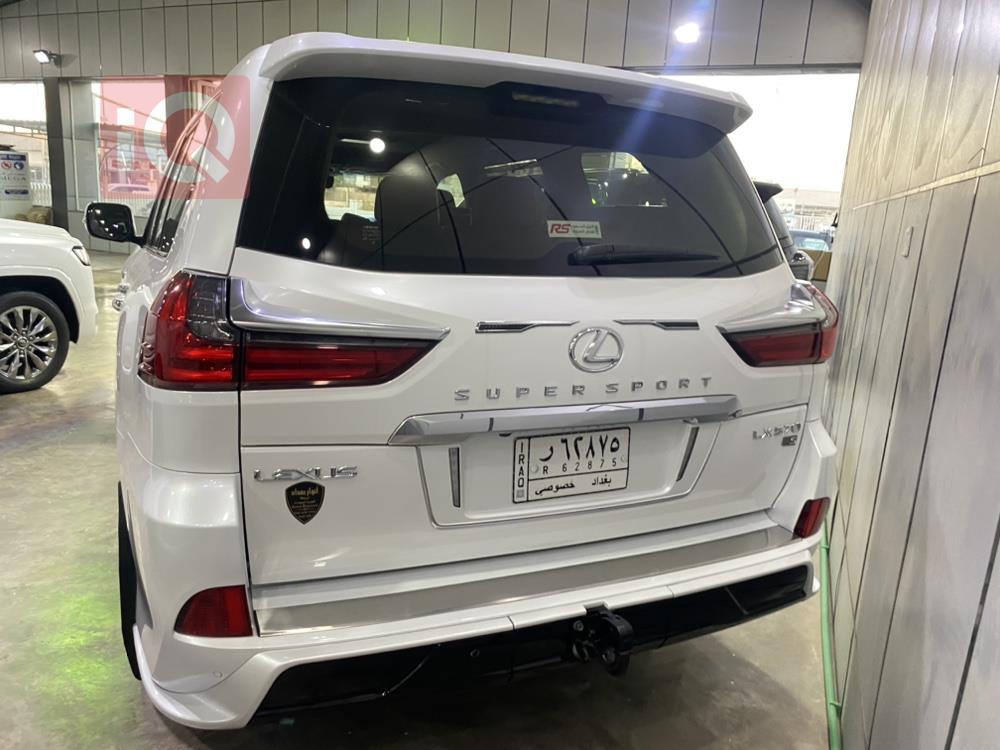 Lexus LX